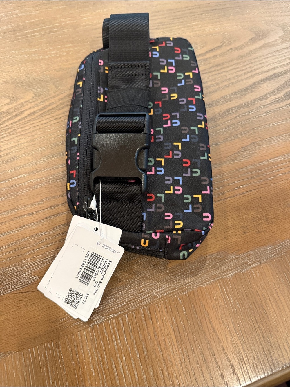 Lululemon Multicolor 'LU' Logo Everywhere belt bag. - Picture 5 of 7